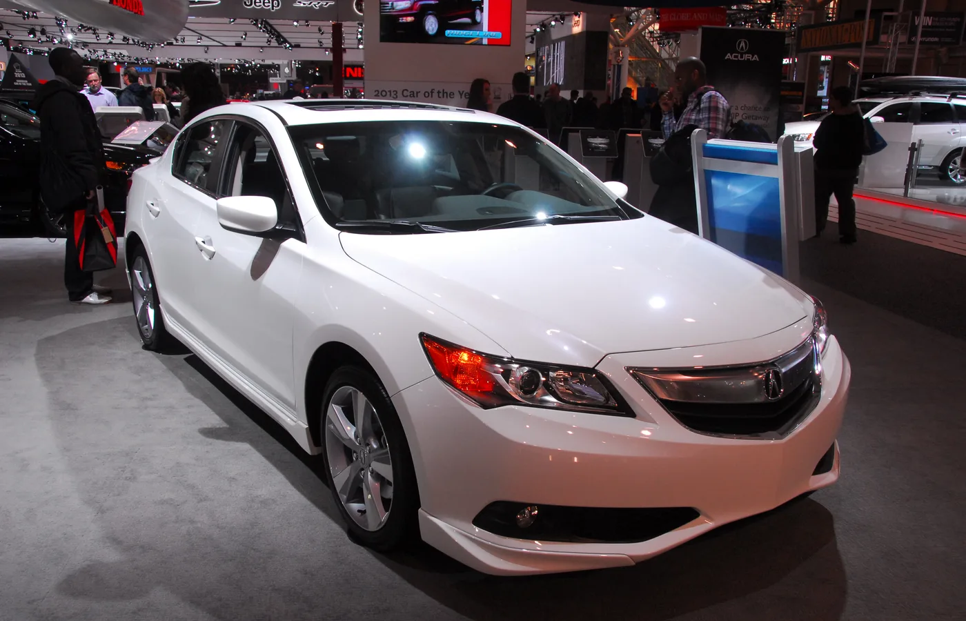 Acura ILX HYBRID, vue extérieure du modèle ou d'une variante proche