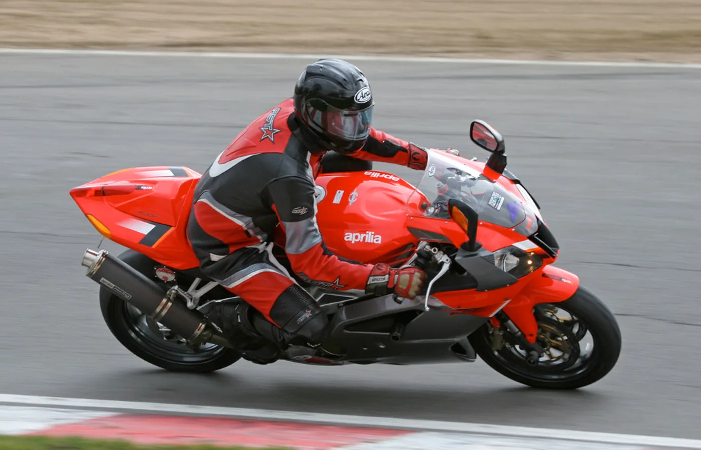 Aprilia RSV 1000 R, vue extérieure du modèle