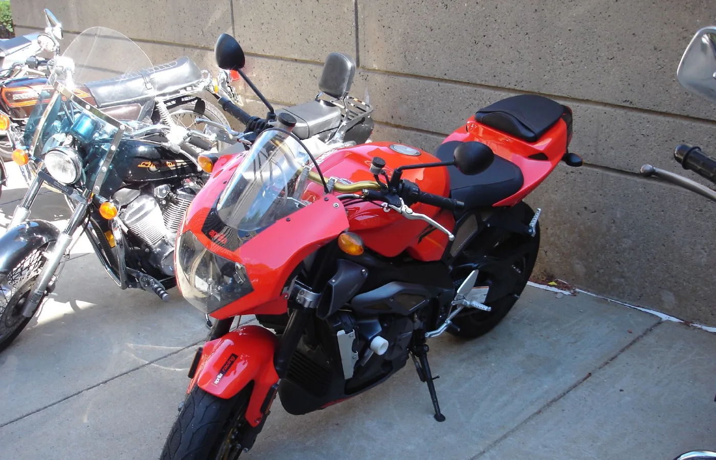 Aprilia Tuono 1000, vue extérieure du modèle