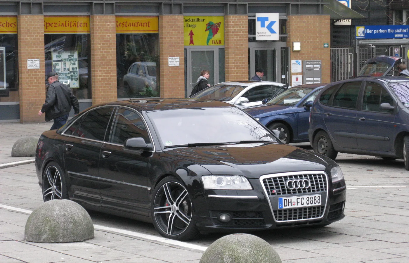Audi S8, vue extérieure du modèle