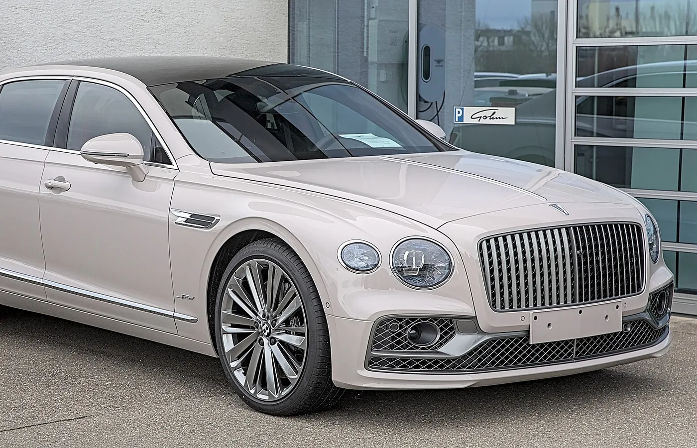 Bentley FLYING SPUR (4 SEAT), vue extérieure du modèle ou d'une variante proche