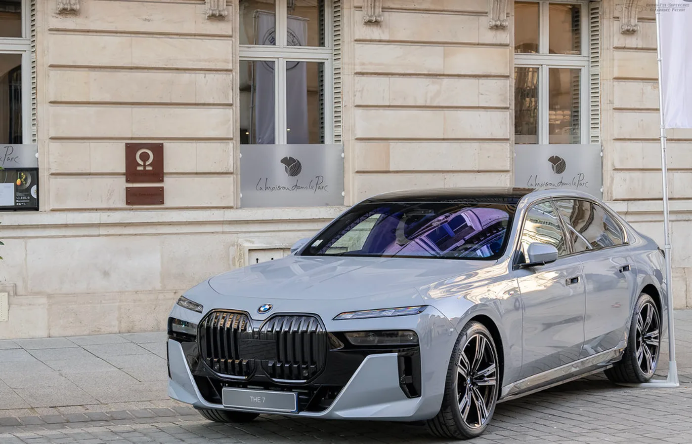 BMW I7 SEDAN, vue extérieure du modèle ou d'une variante proche