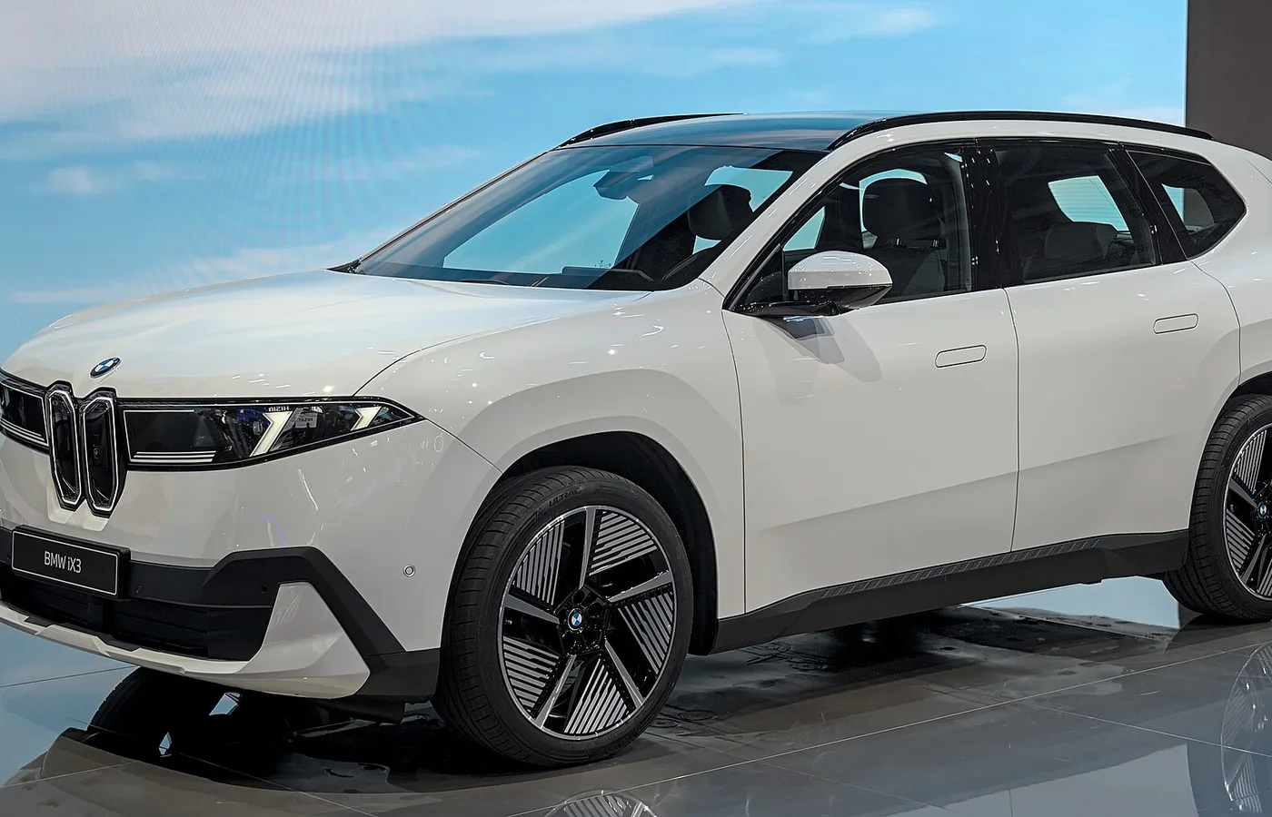BMW iX3, vue extérieure du modèle