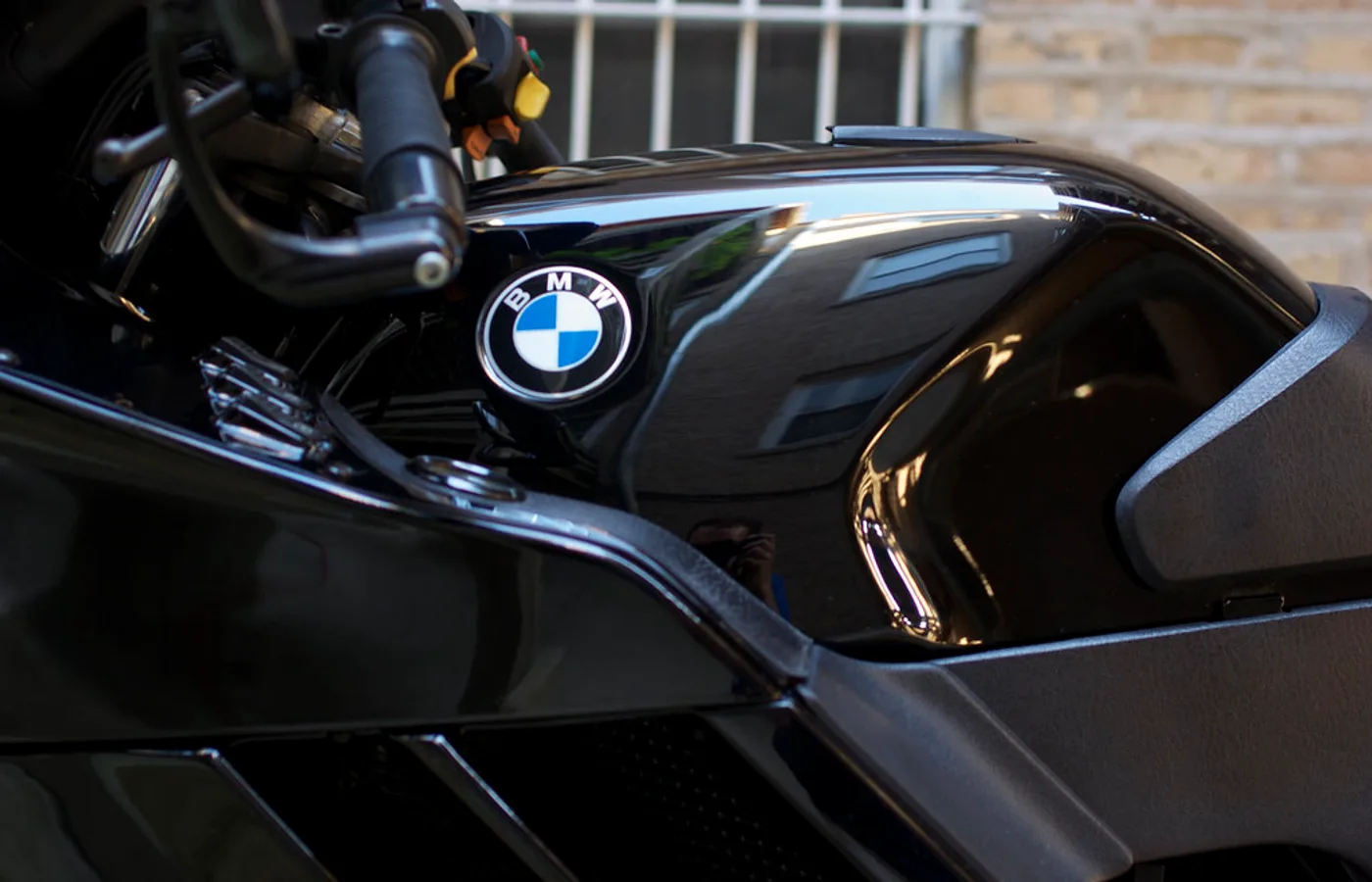 BMW K1, vue extérieure du modèle