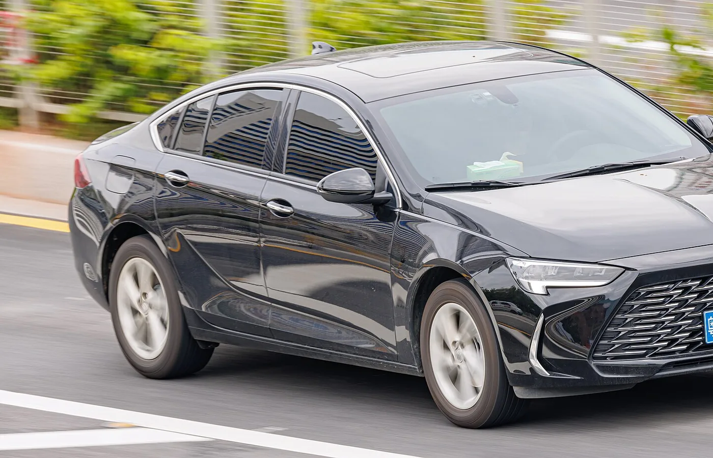 Buick Regal TourX, vue extérieure du modèle ou d'une variante proche