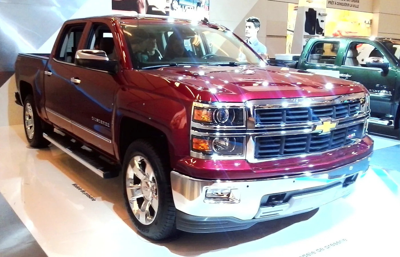 Chevrolet SILVERADO 2500 CREW CAB, vue extérieure du modèle ou d'une variante proche