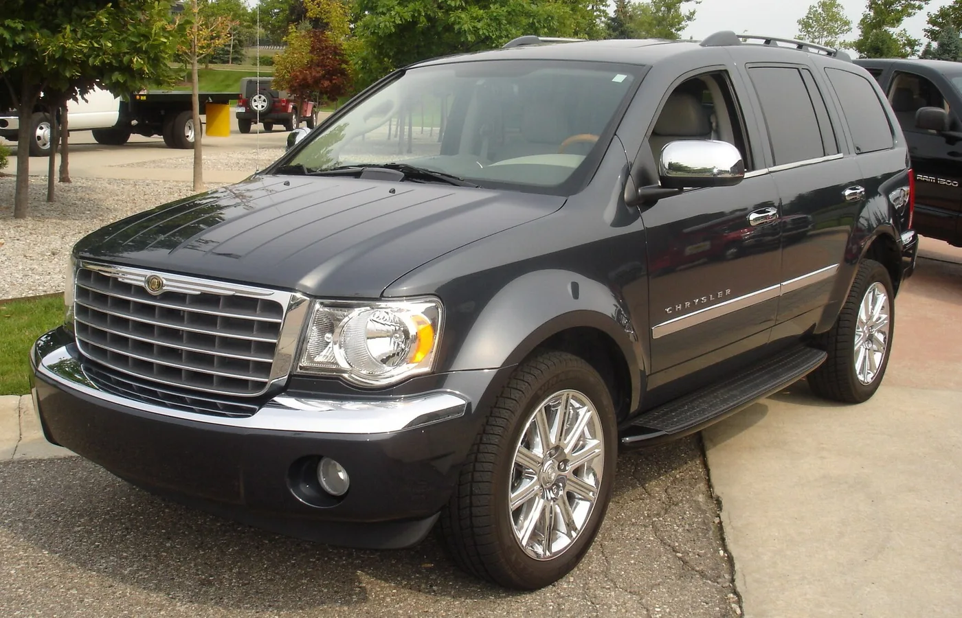 Chrysler Aspen, vue extérieure du modèle