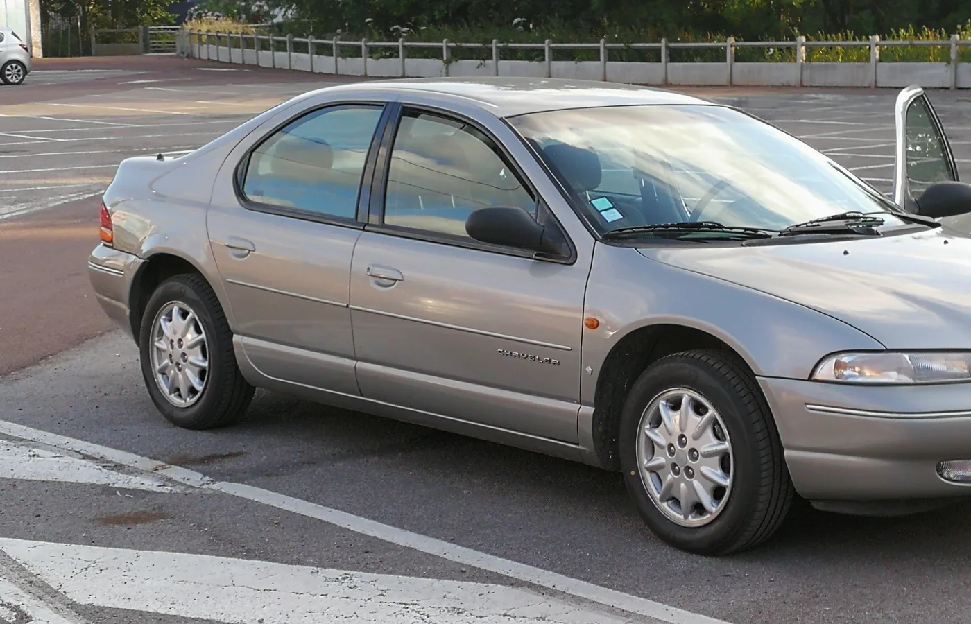 Chrysler Cirrus, vue extérieure du modèle