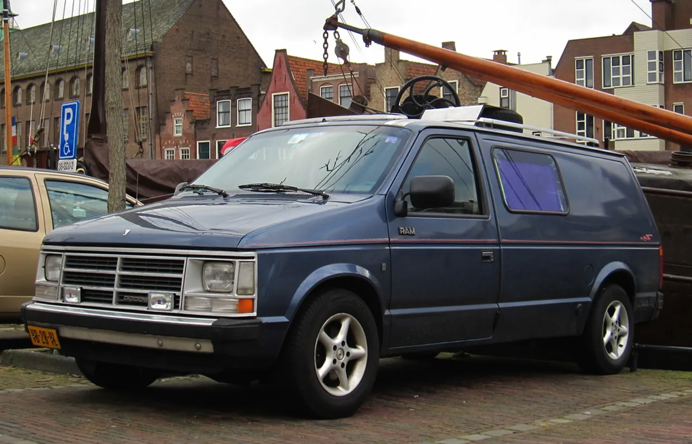 Dodge Mini Ram, vue extérieure du modèle