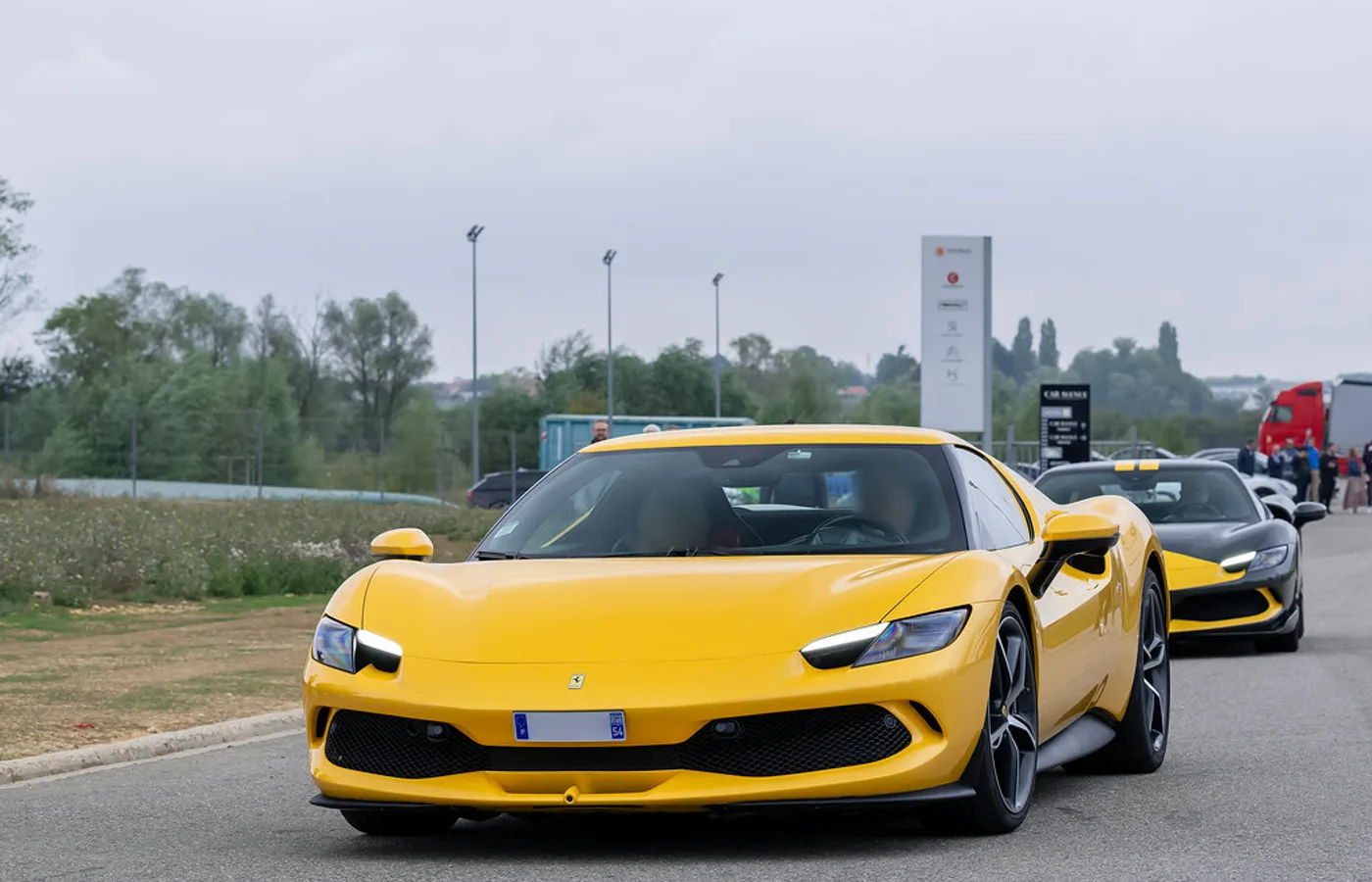 Ferrari SF90, vue extérieure du modèle ou d'une variante proche