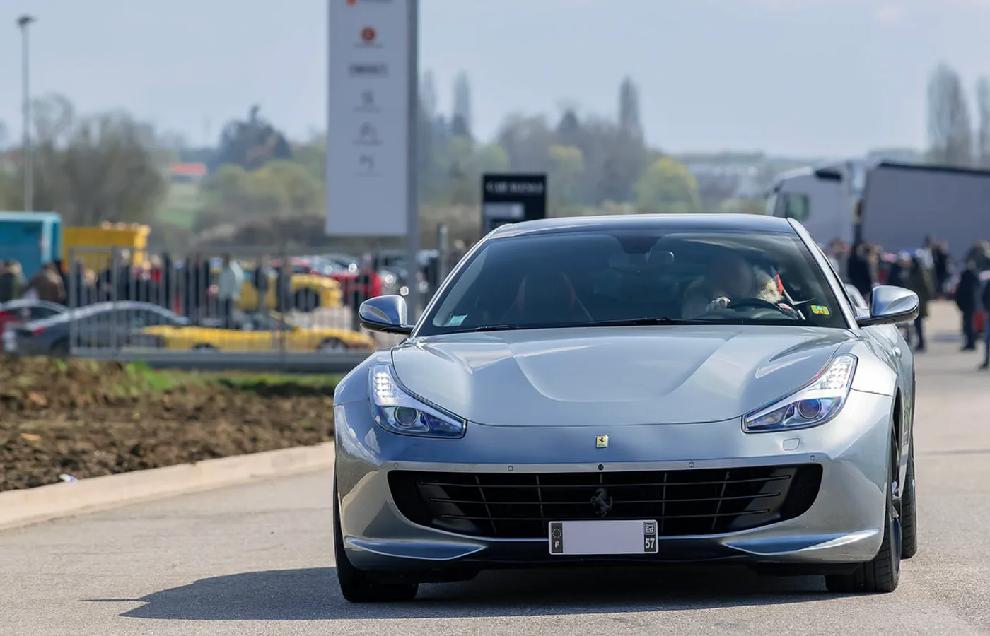 Ferrari GTC4Lusso, vue extérieure du modèle