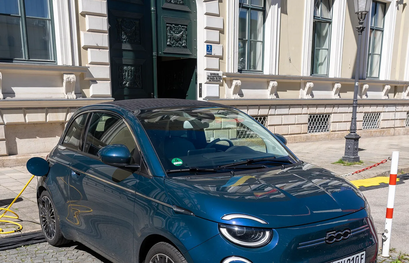 Fiat 500e BEV, vue extérieure du modèle ou d'une variante proche