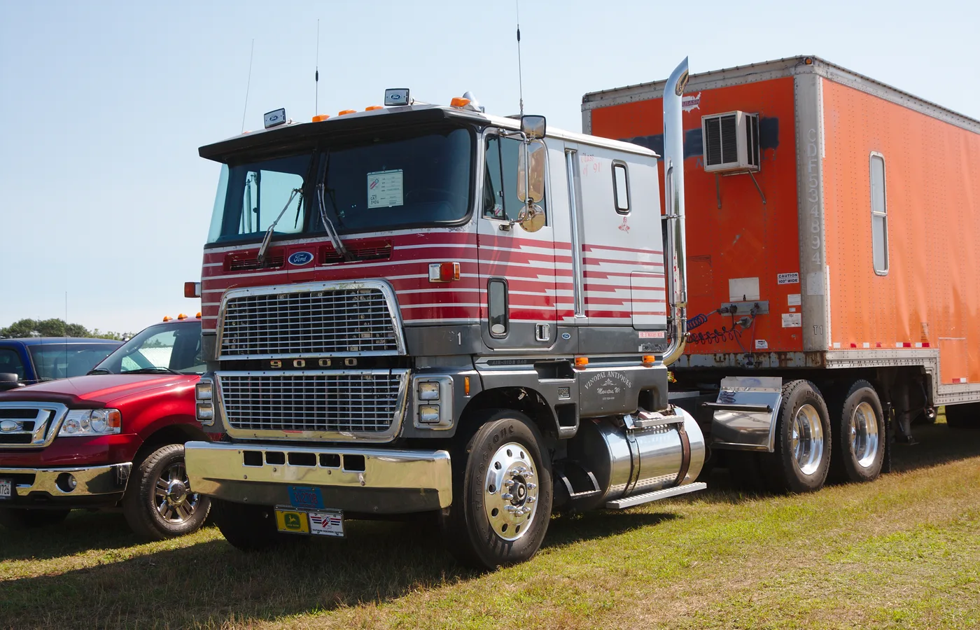 Ford CL9000, vue extérieure du modèle ou d'une variante proche