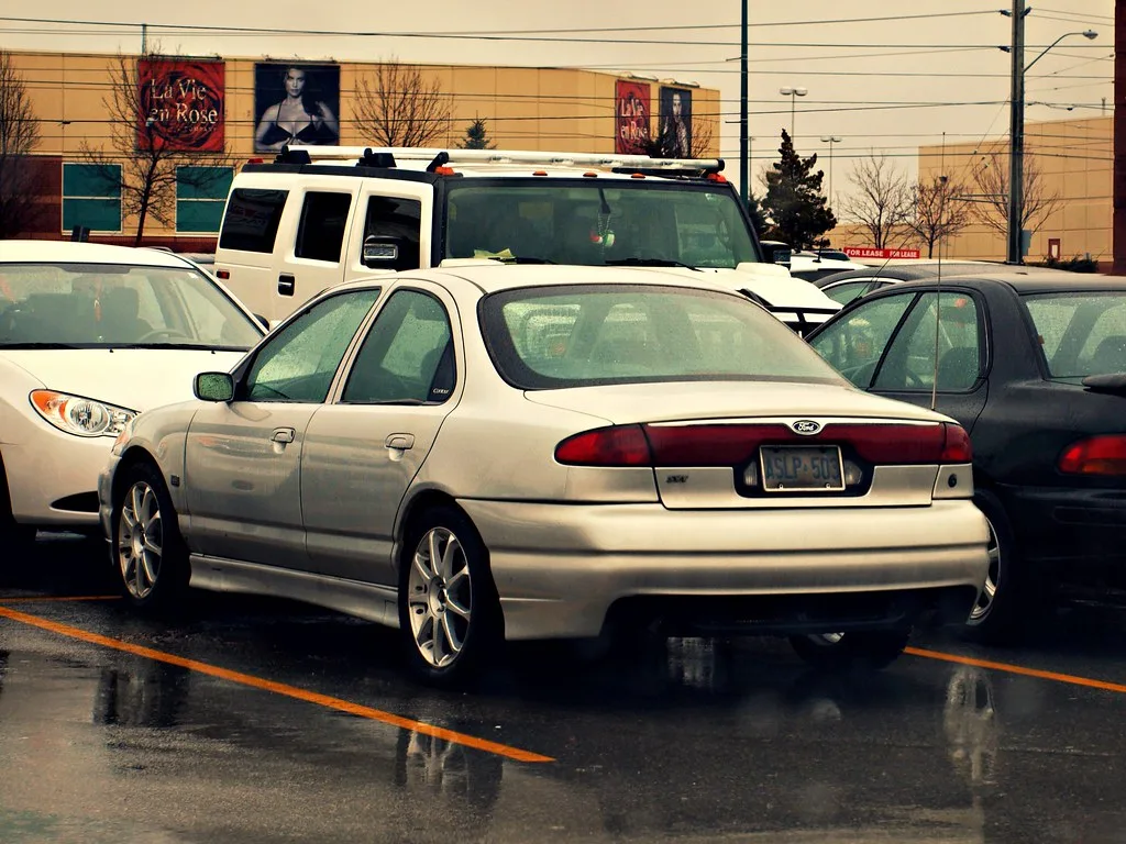 Ford Contour, vue extérieure du modèle