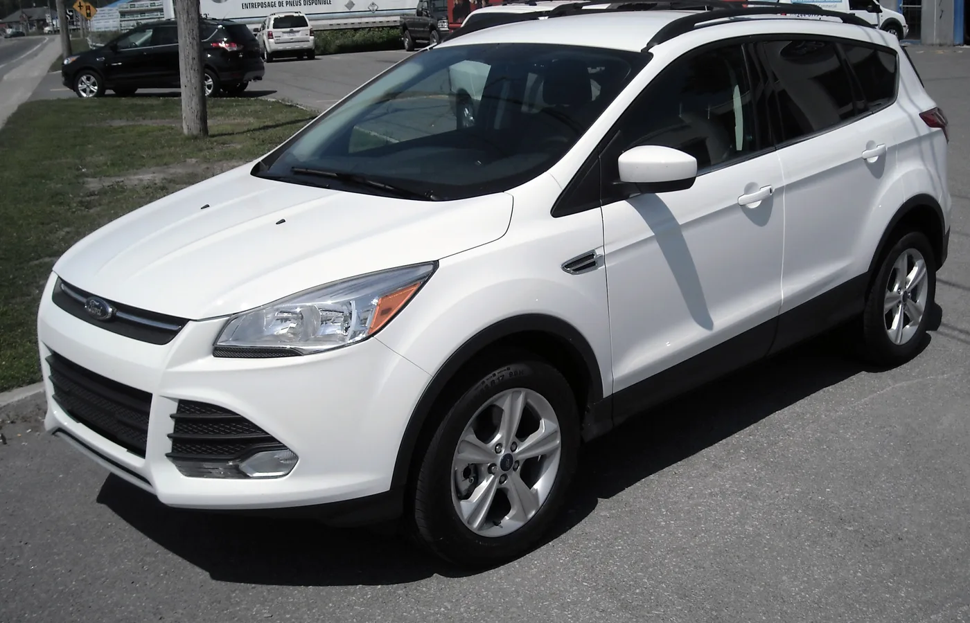 Ford ESCAPE PHEV, vue extérieure du modèle ou d'une variante proche