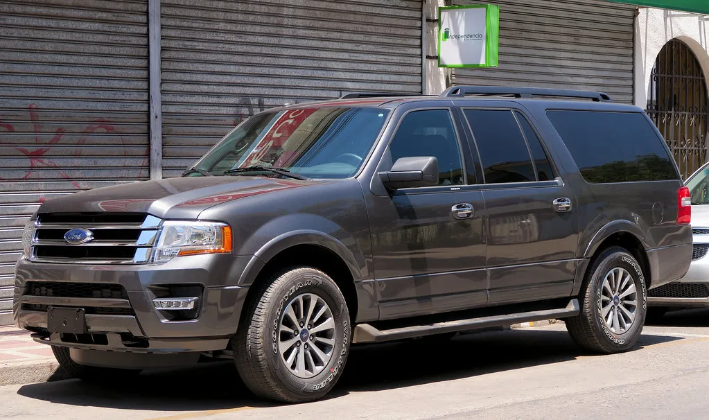 Ford Expedition EL, vue extérieure du modèle