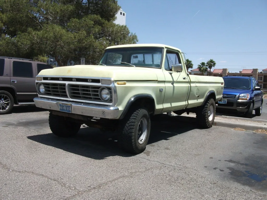 Ford F-250 SUPERCREW, vue extérieure du modèle ou d'une variante proche