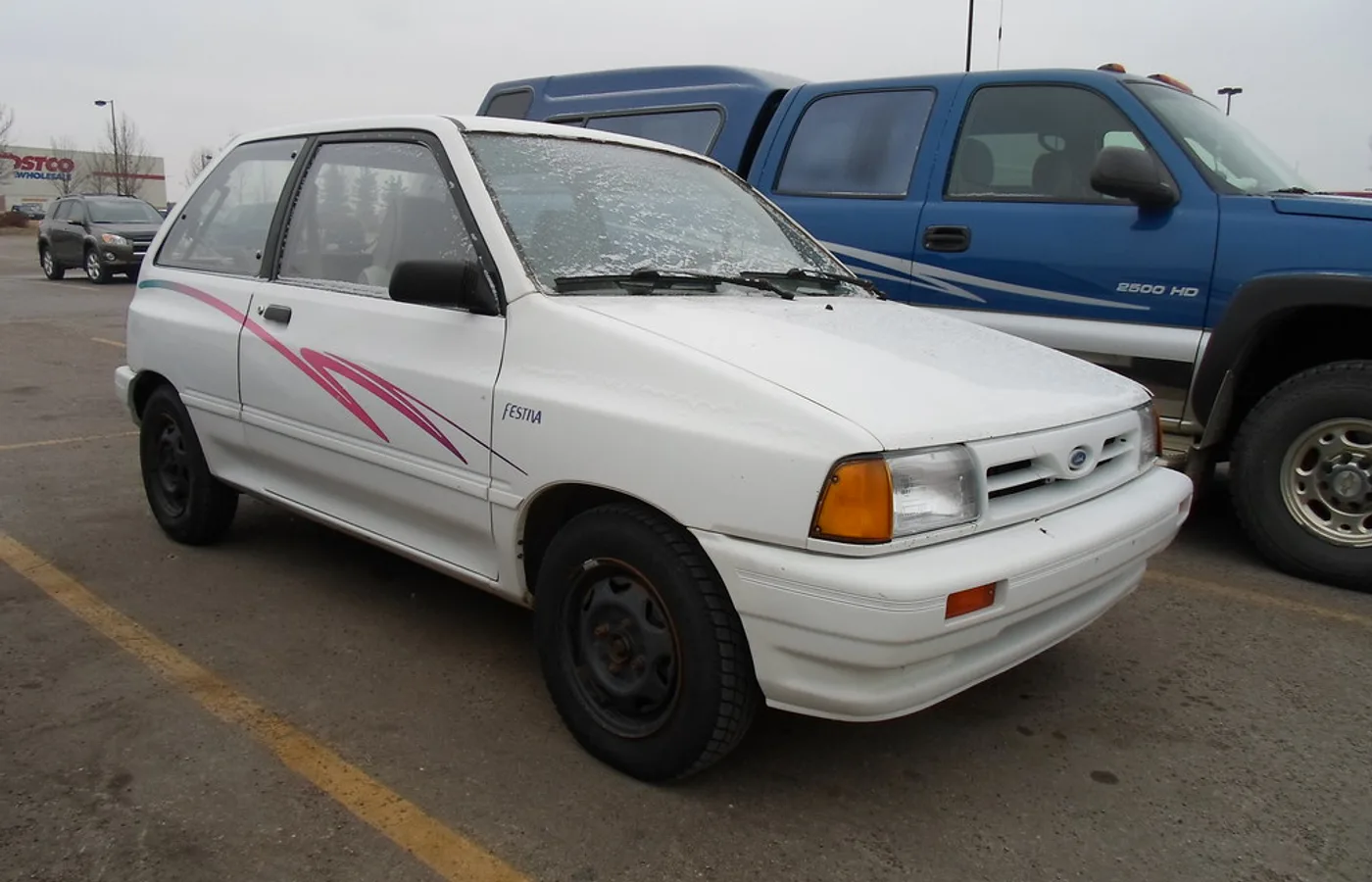 Ford Festiva, vue extérieure du modèle