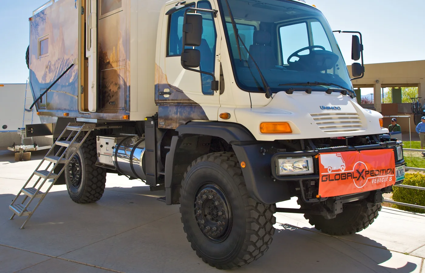 Freightliner Unimog, vue extérieure du modèle