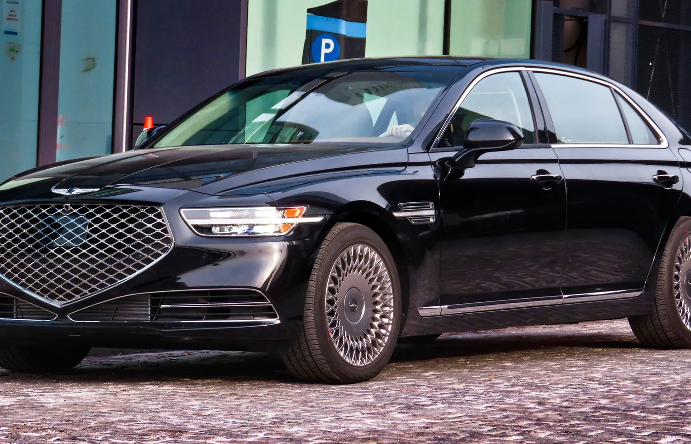Genesis G90, vue extérieure du modèle