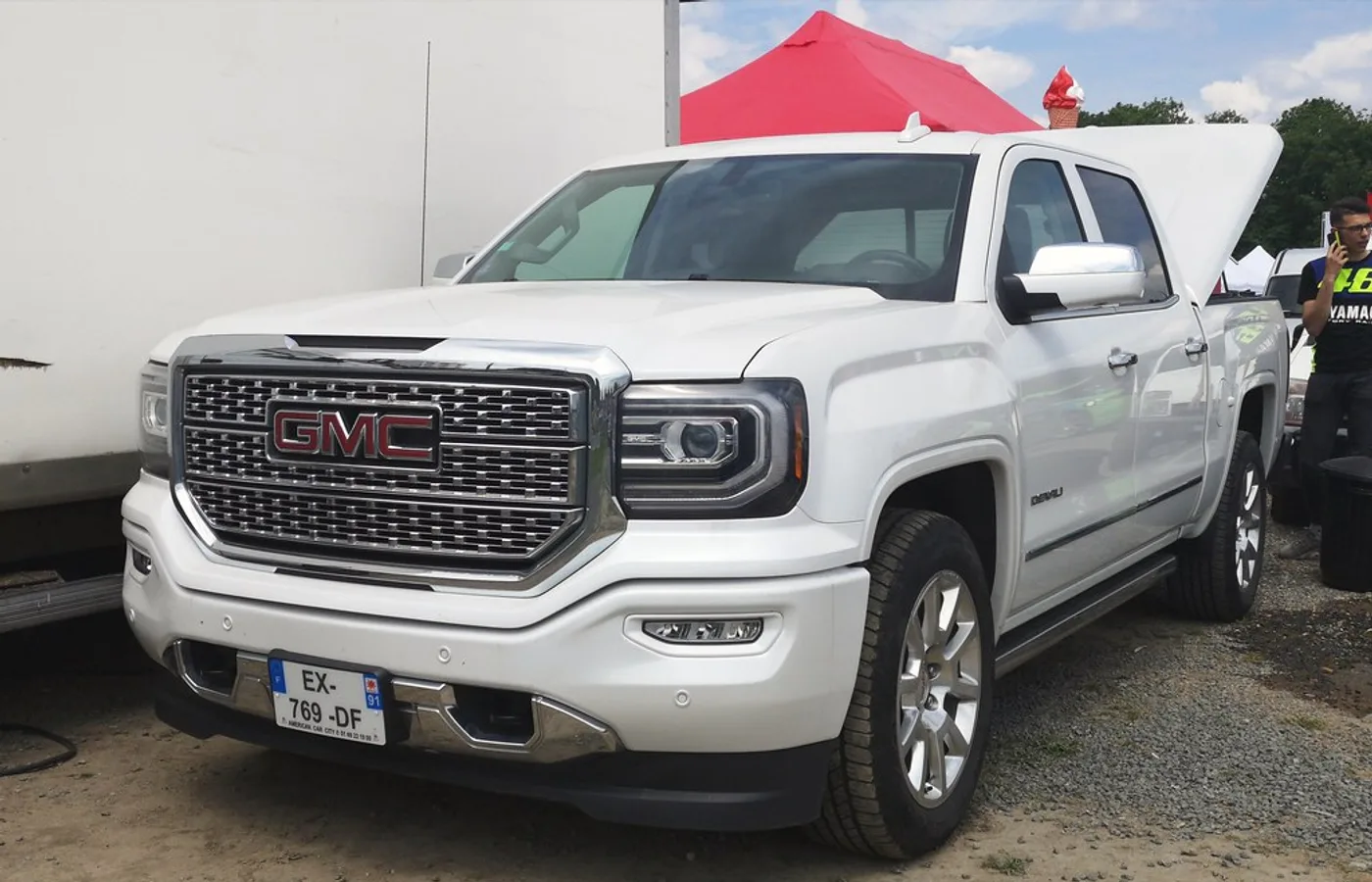 GMC DENALI, vue extérieure du modèle