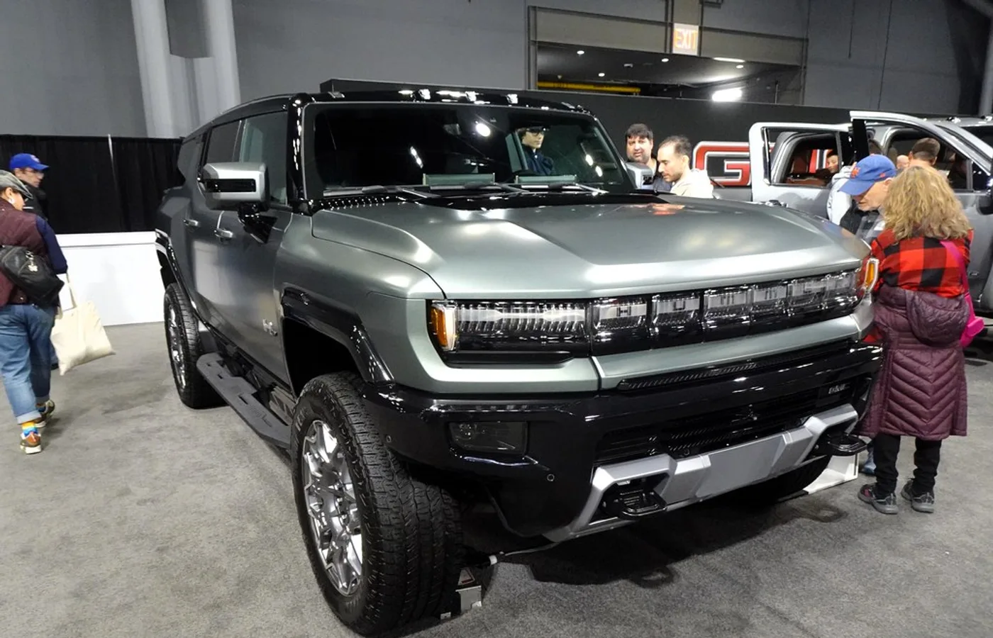GMC Hummer EV SUV, vue extérieure du modèle ou d'une variante proche