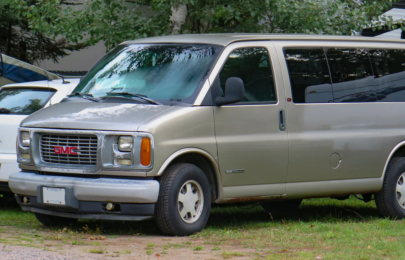 GMC SAVANA PASSENGER 2500, vue extérieure du modèle ou d'une variante proche