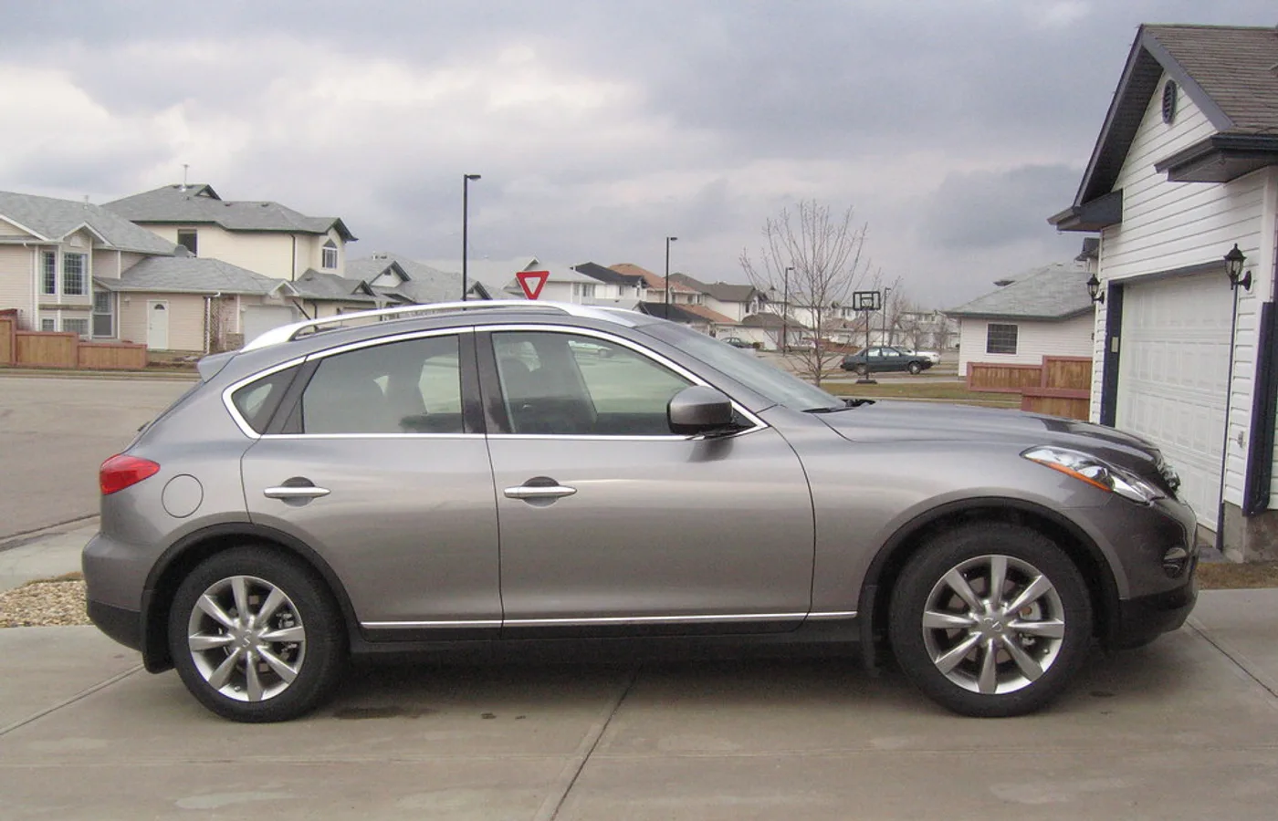 Infiniti EX35, vue extérieure du modèle