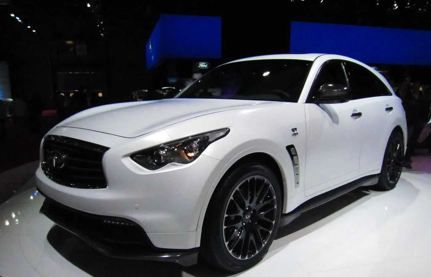 Infiniti FX50, vue extérieure du modèle
