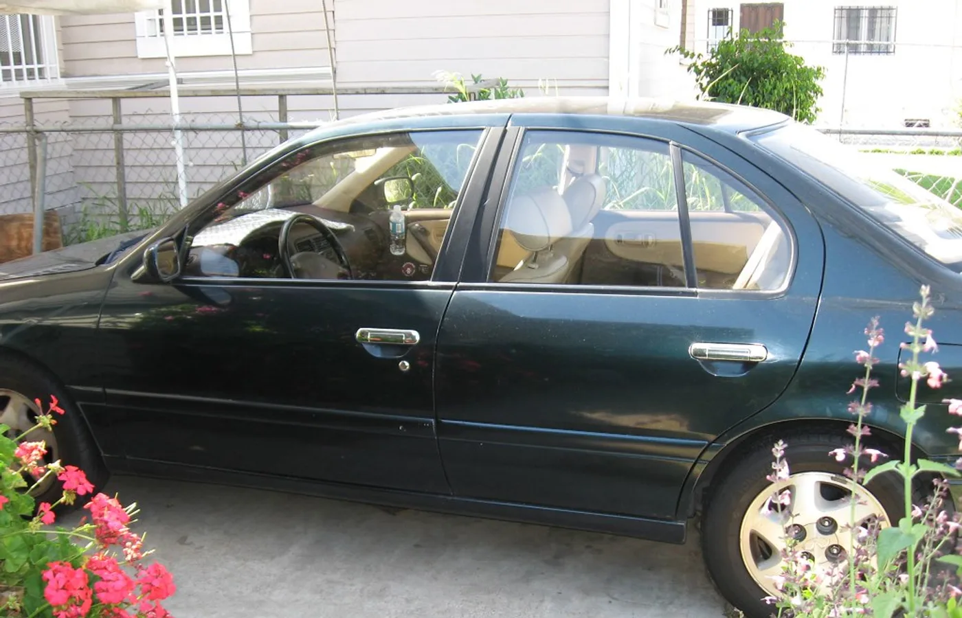 Infiniti G20, vue extérieure du modèle