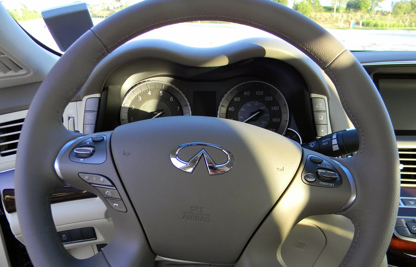 Infiniti M30, vue extérieure du modèle ou d'une variante proche