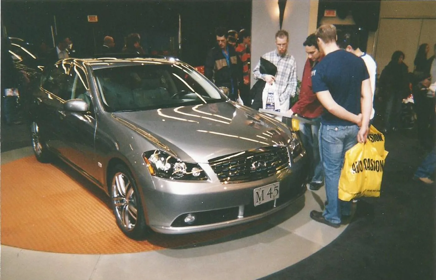 Infiniti M45, vue extérieure du modèle