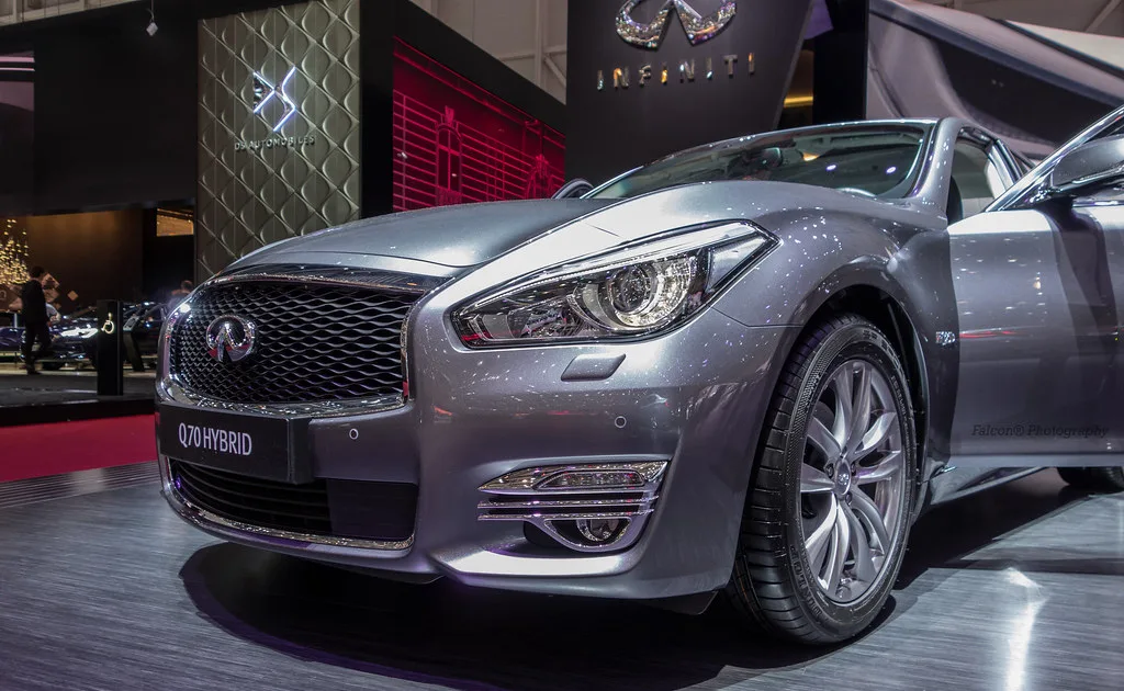 Infiniti Q70 HYBRID, vue extérieure du modèle