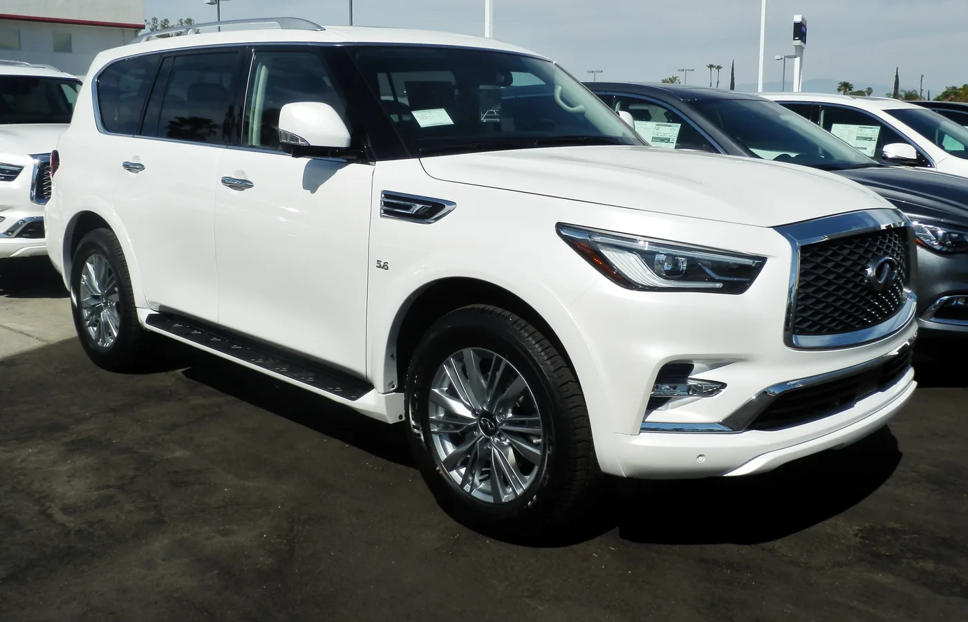 Infiniti QX80, vue extérieure du modèle