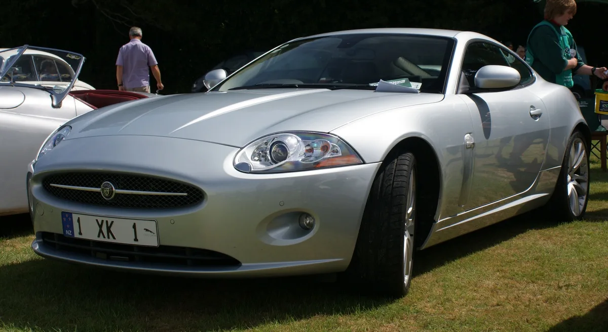 Jaguar XK, vue extérieure du modèle