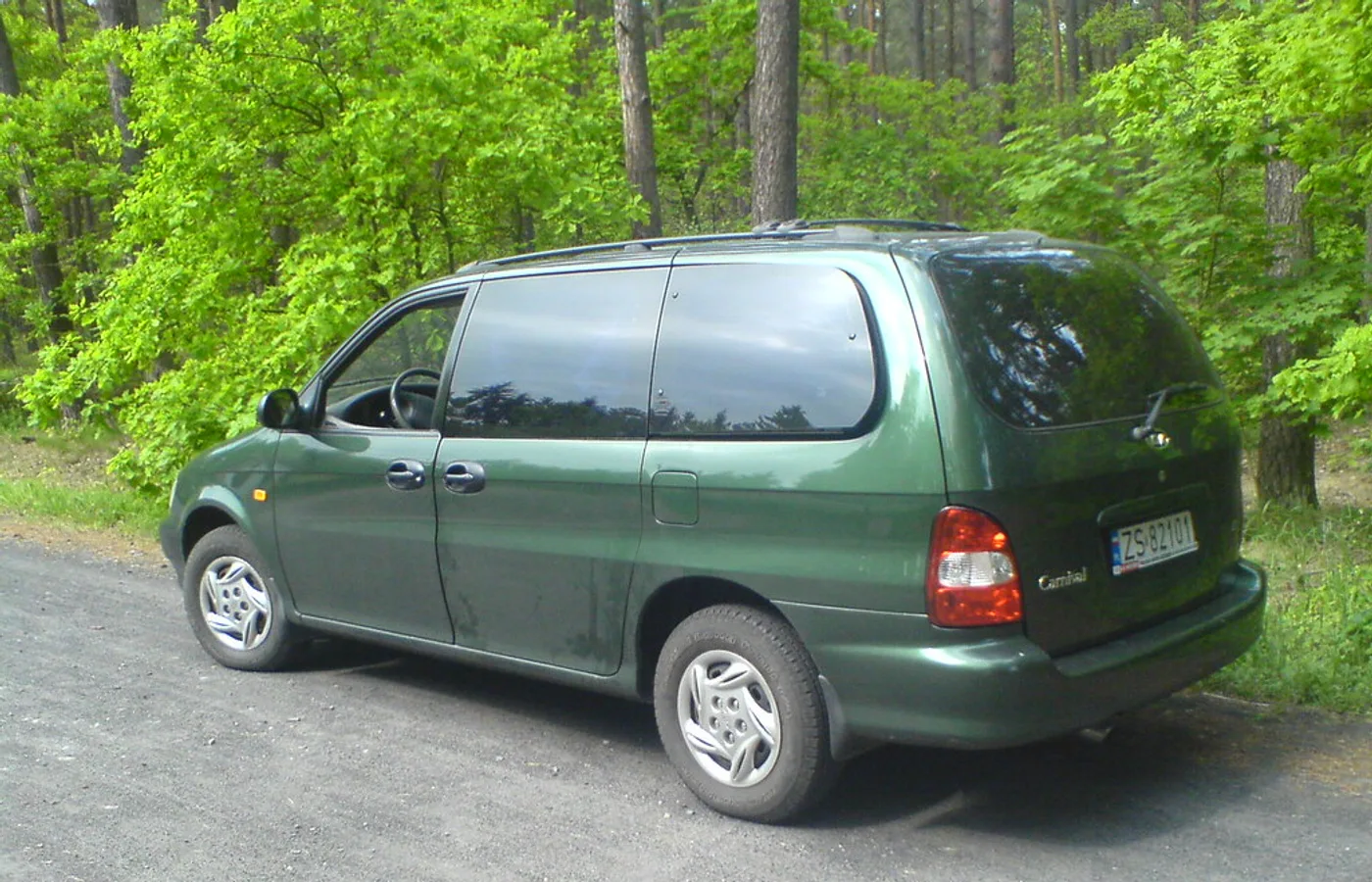 Kia Carnival, vue extérieure du modèle