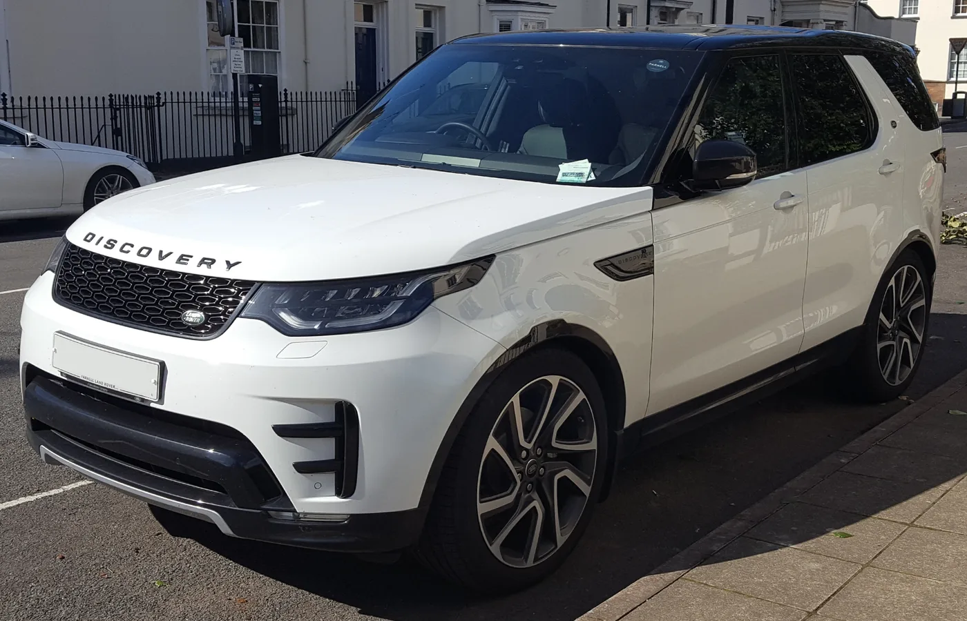 Land Rover DISCOVERY SPORT (7 SEAT), vue extérieure du modèle ou d'une variante proche
