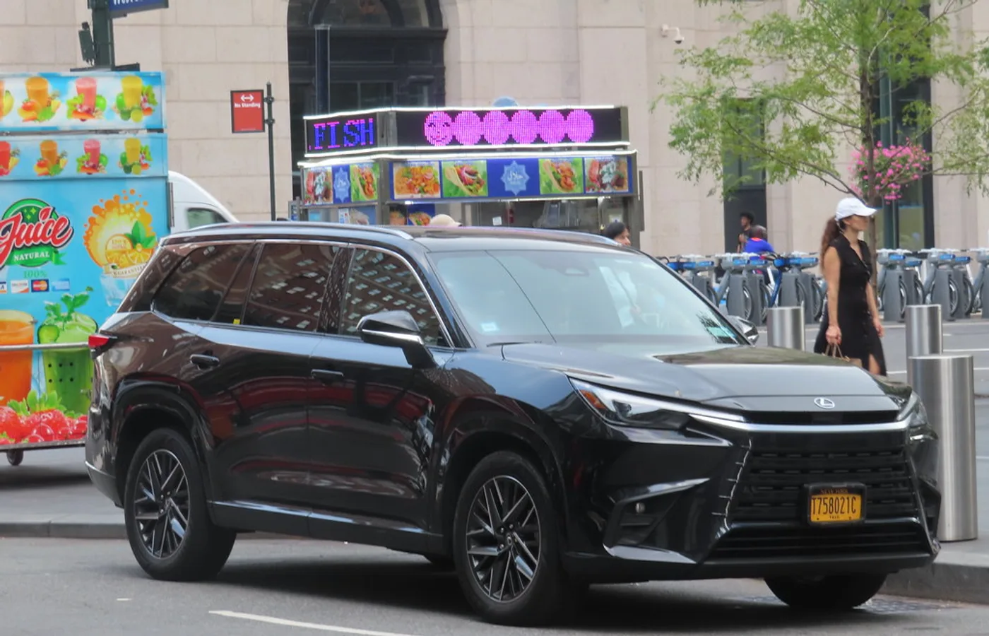Lexus TX, vue extérieure du modèle