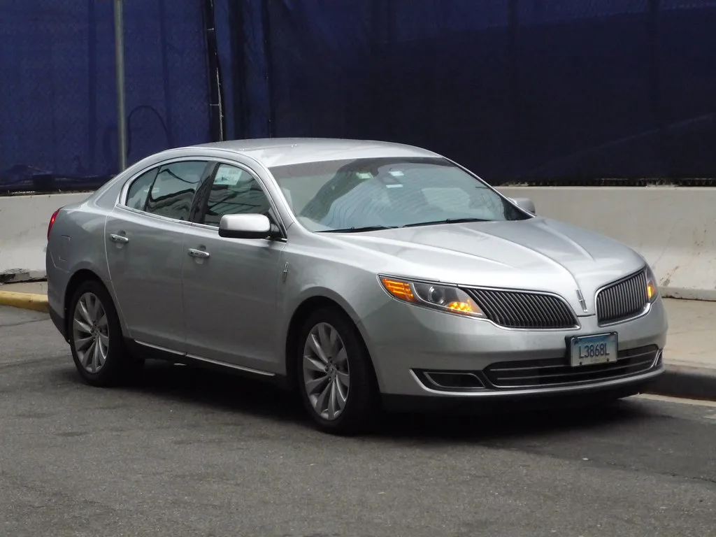 Lincoln MKS, vue extérieure du modèle