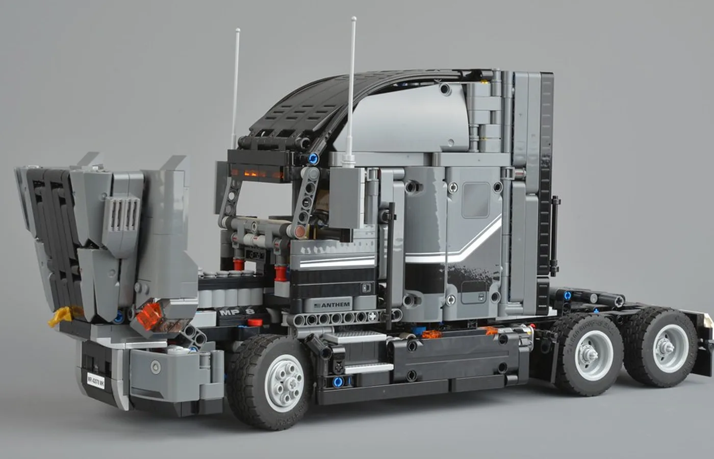 Mack Anthem, vue extérieure du modèle
