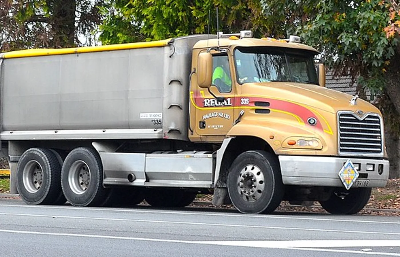 Mack CX (Vision), vue extérieure du modèle