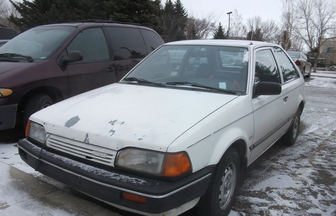 Mazda 323, vue extérieure du modèle
