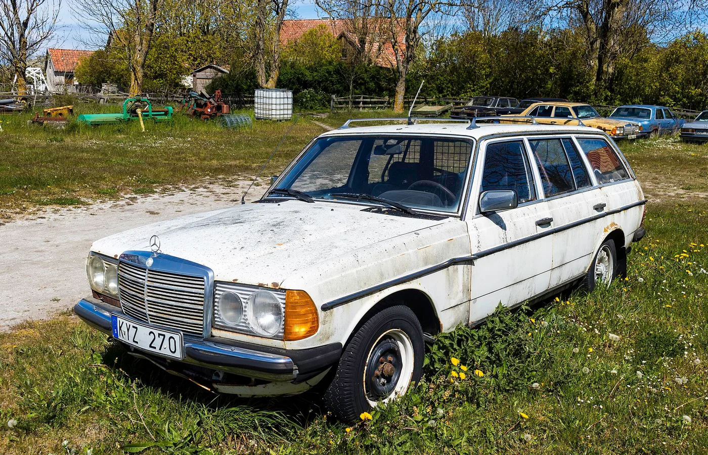 Mercedes-Benz 240, vue extérieure du modèle
