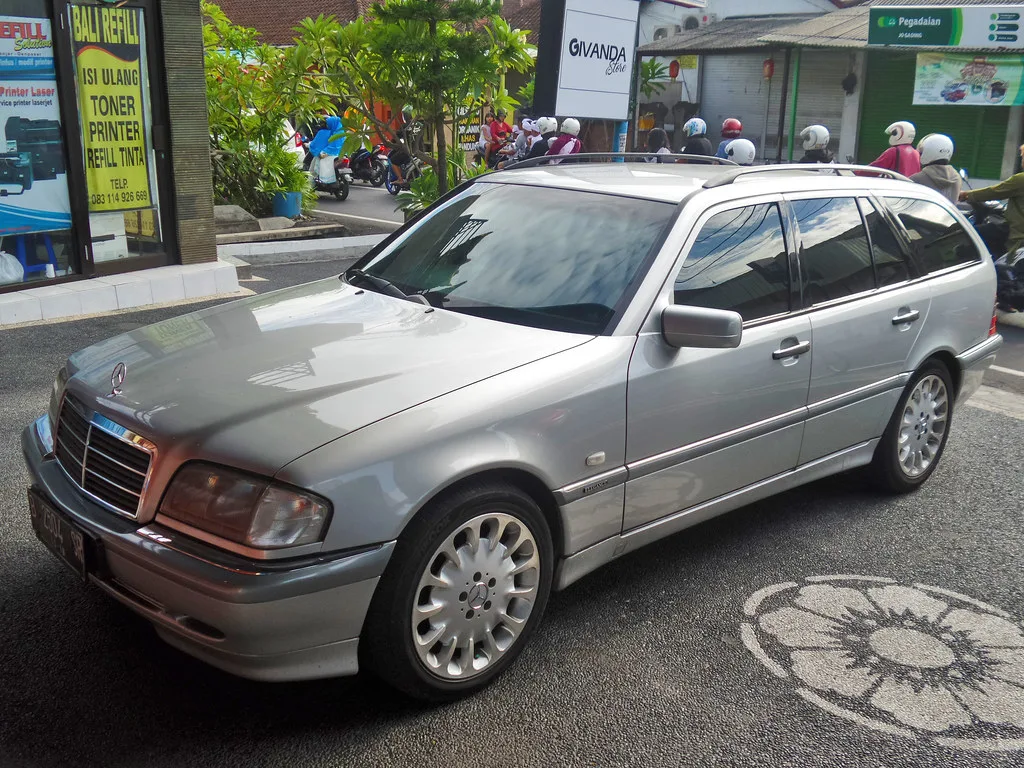 Mercedes-Benz C230, vue extérieure du modèle