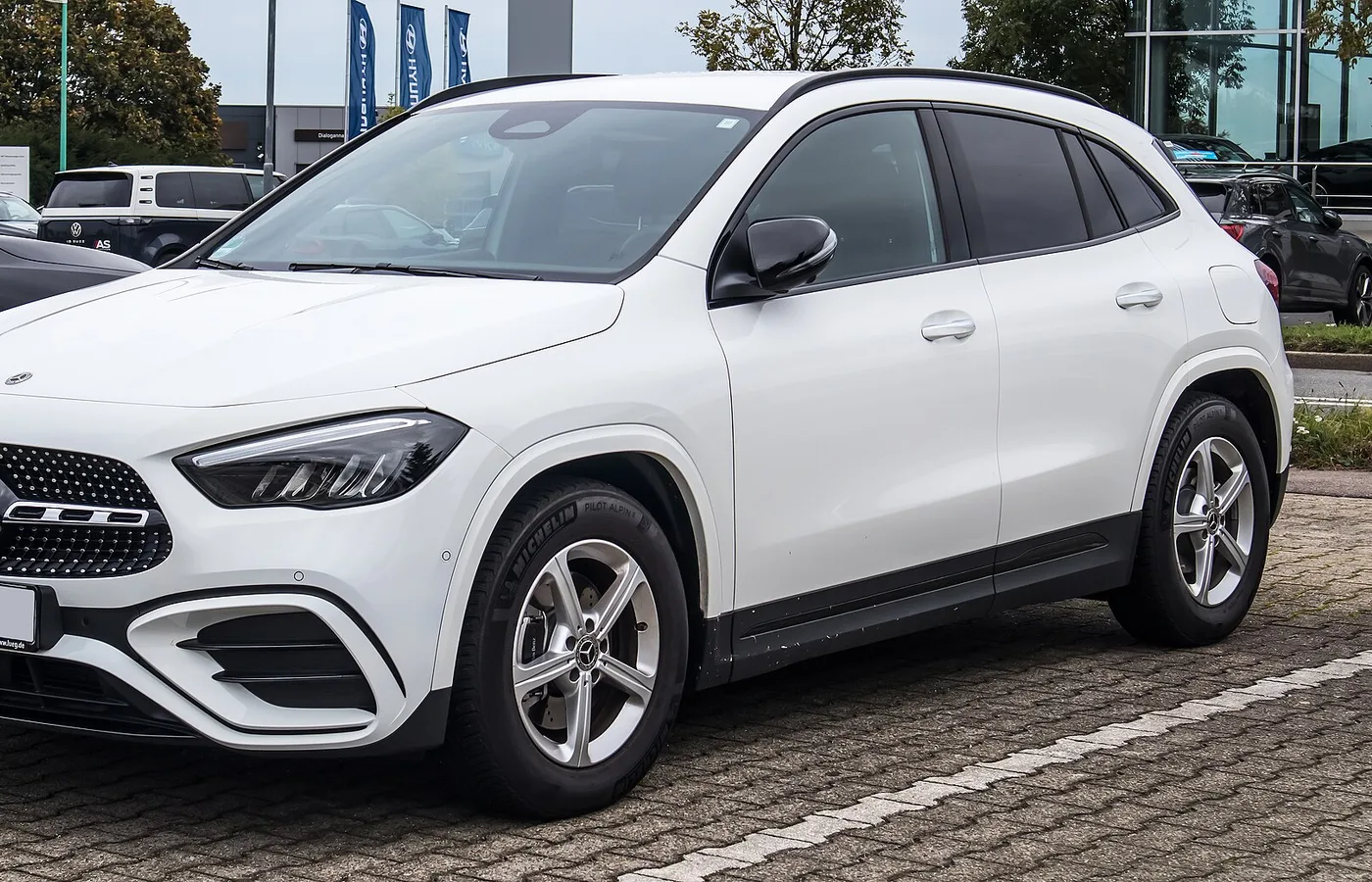 Mercedes-Benz GLB-CLASS, vue extérieure du modèle ou d'une variante proche