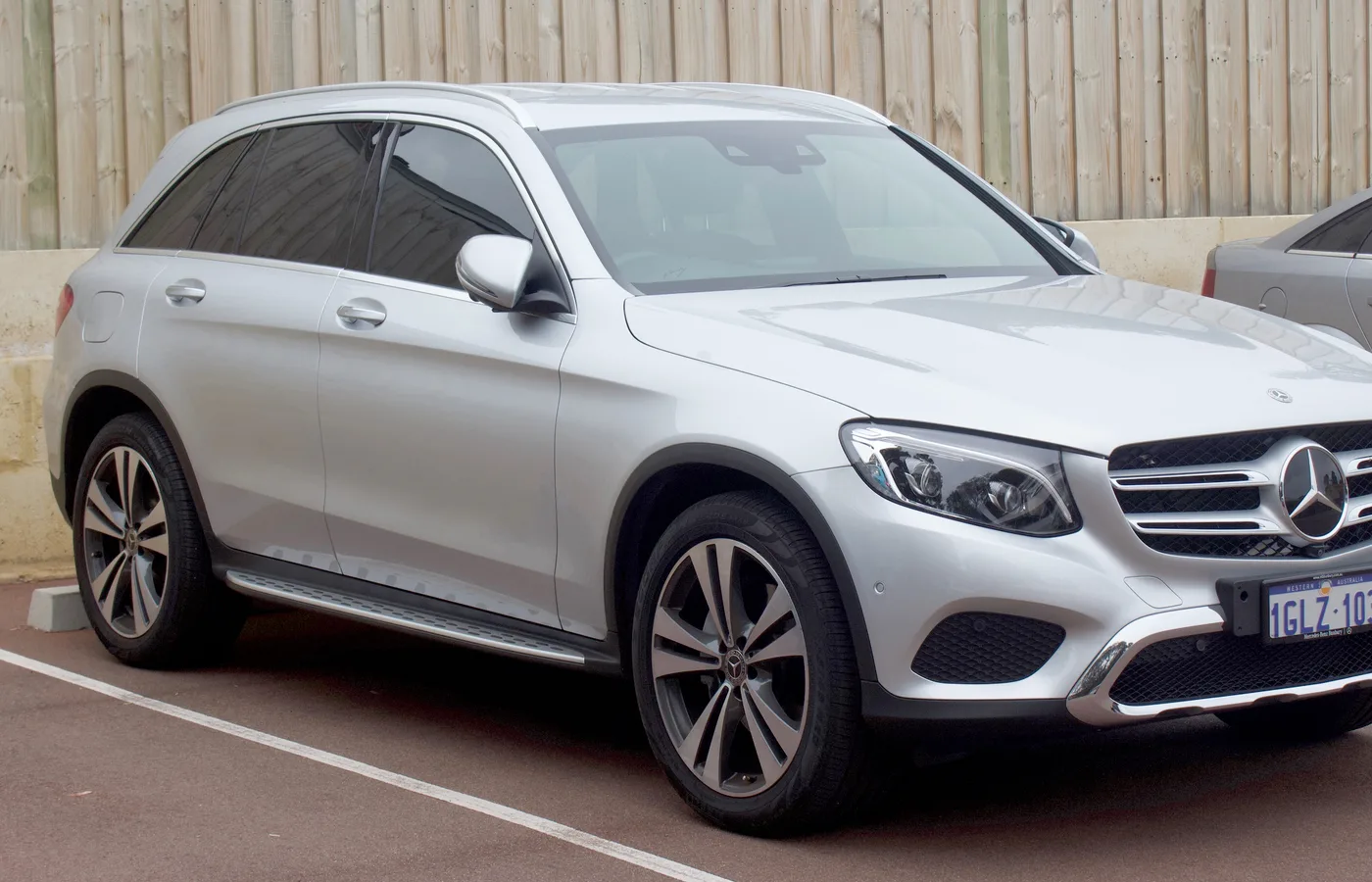 Mercedes-Benz GLC-CLASS PHEV, vue extérieure du modèle ou d'une variante proche