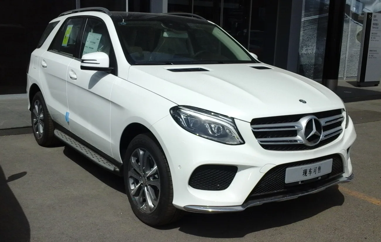 Mercedes-Benz ML-CLASS, vue extérieure du modèle ou d'une variante proche