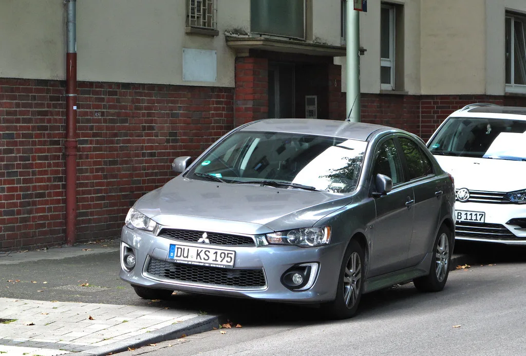 Mitsubishi LANCER SPORTBACK HATCHBACK, vue extérieure du modèle ou d'une variante proche