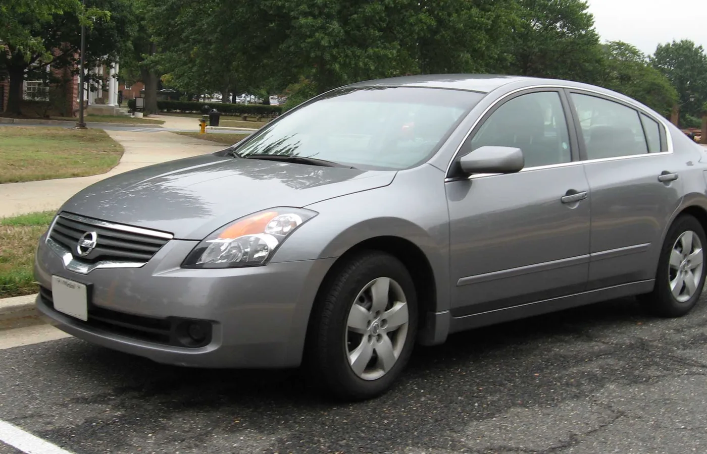 Nissan ALTIMA HEV, vue extérieure du modèle ou d'une variante proche
