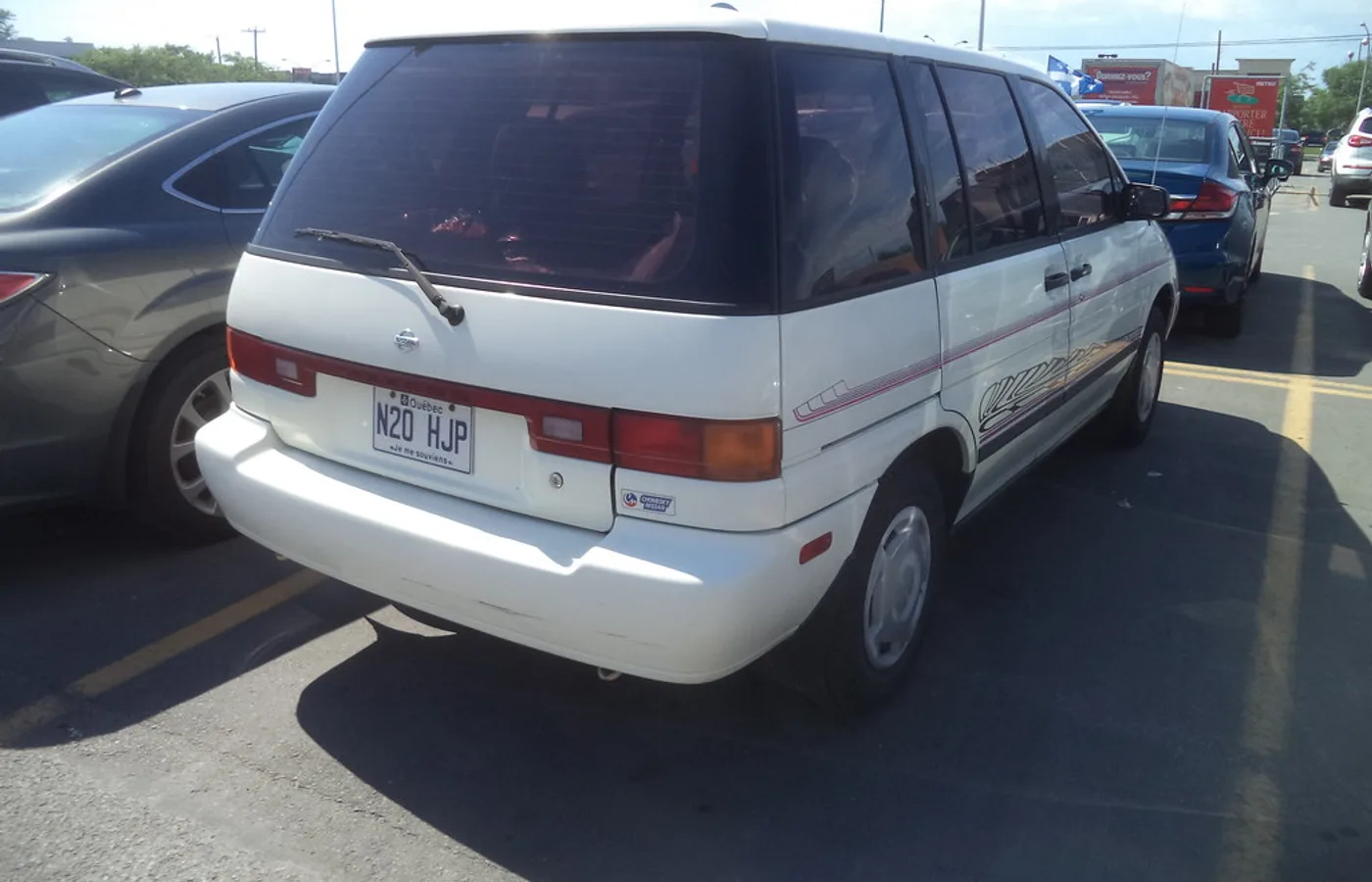 Nissan Axxess, vue extérieure du modèle